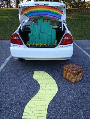 9 Fun Ways to Decorate Your Car for Trunk or Treating